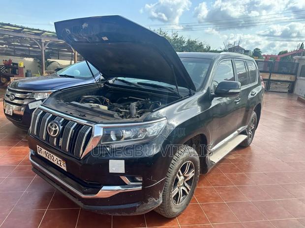 Toyota Land Cruiser Prado 2.7 2018 Black