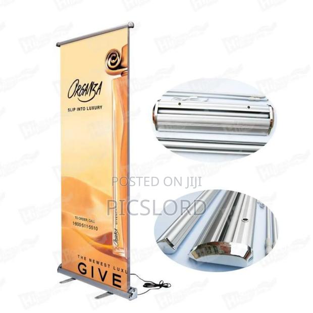 Electric Pull Up Banner · Photo 4