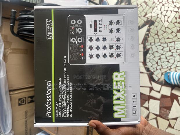 Behringer Mixer Console · Photo 4