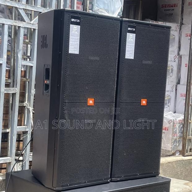 JBL Srx725 Full Range Speakers [Pair] · Photo 3