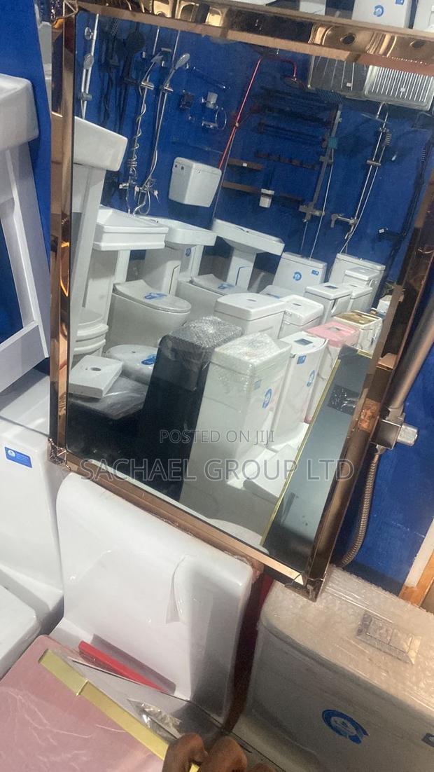 Gold Design Wall Mount Mirror · Photo 4