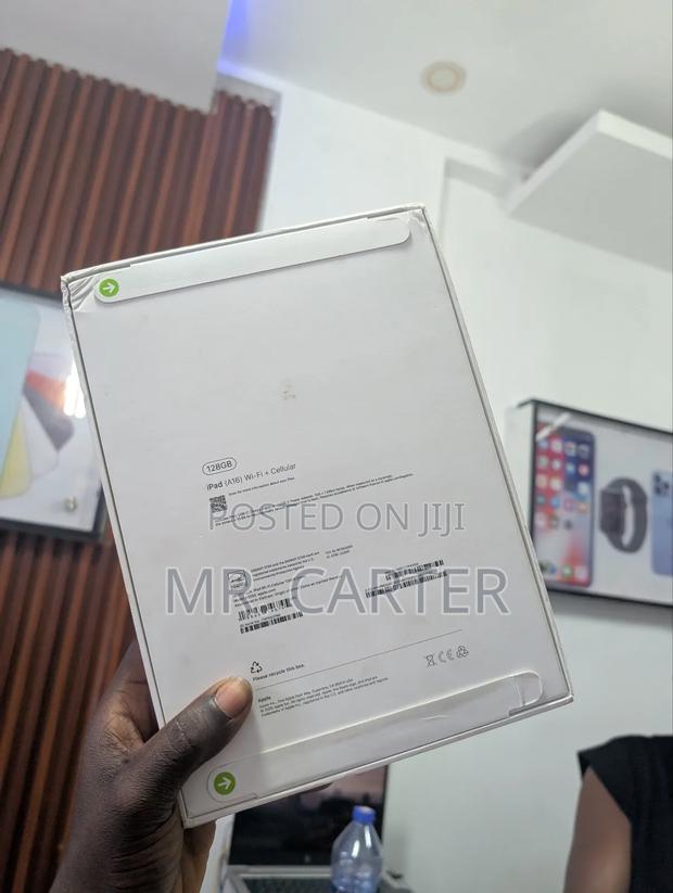New Apple iPad (2025) 128 GB Silver photo 4