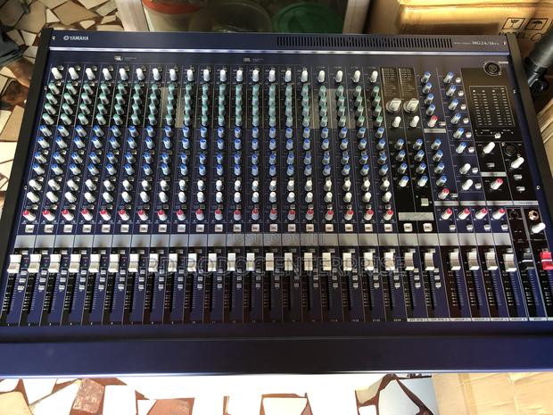 Yamaha Mg24 Mixer · Photo 2