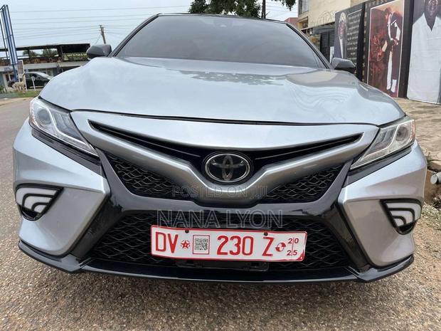 Toyota Camry XSE (2.5L 4cyl 8A) 2019 Silver