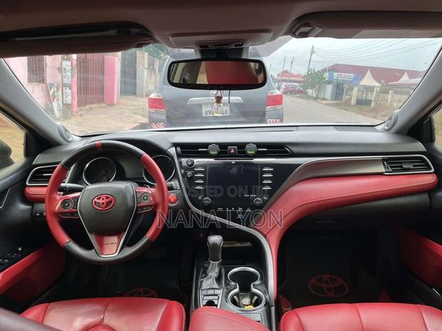 Toyota Camry XSE (2.5L 4cyl 8A) 2019 Silver