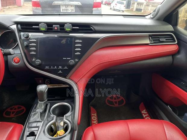 Toyota Camry XSE (2.5L 4cyl 8A) 2019 Silver