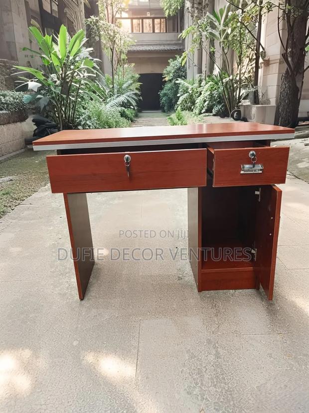 Office Desk · Photo 1