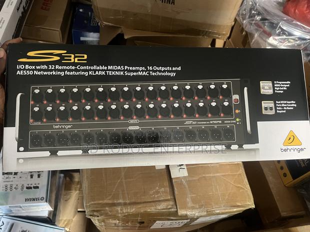 Behringer S32 Digital Stage Box · Photo 3