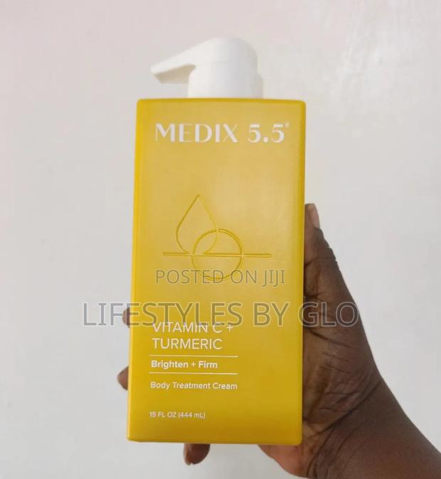 Medix 5.5 Vitamin C+Tumeric Lotin · Photo 1