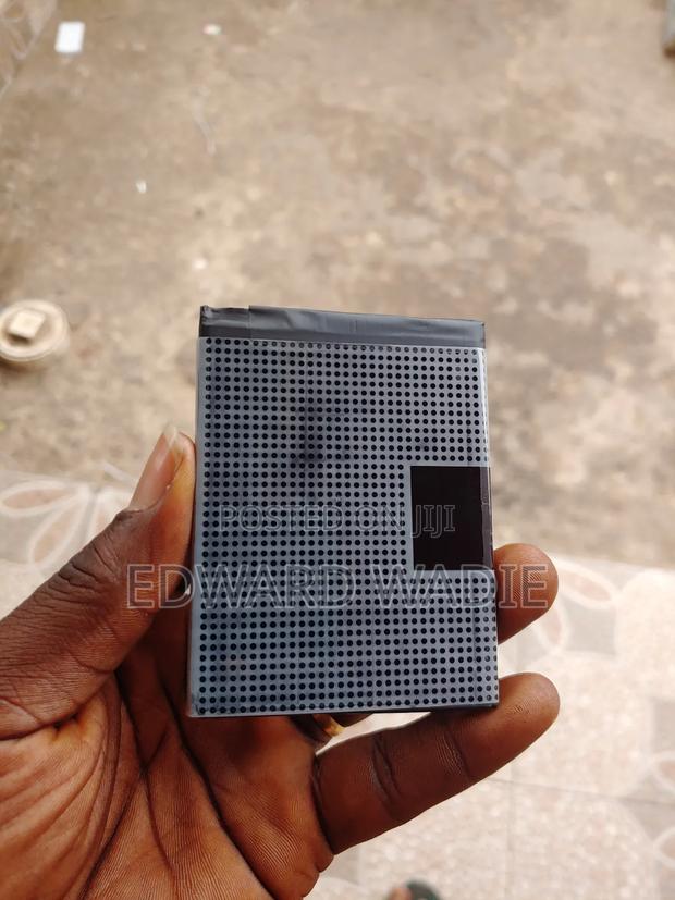 Huawei P20 Pro Battery · Photo 4
