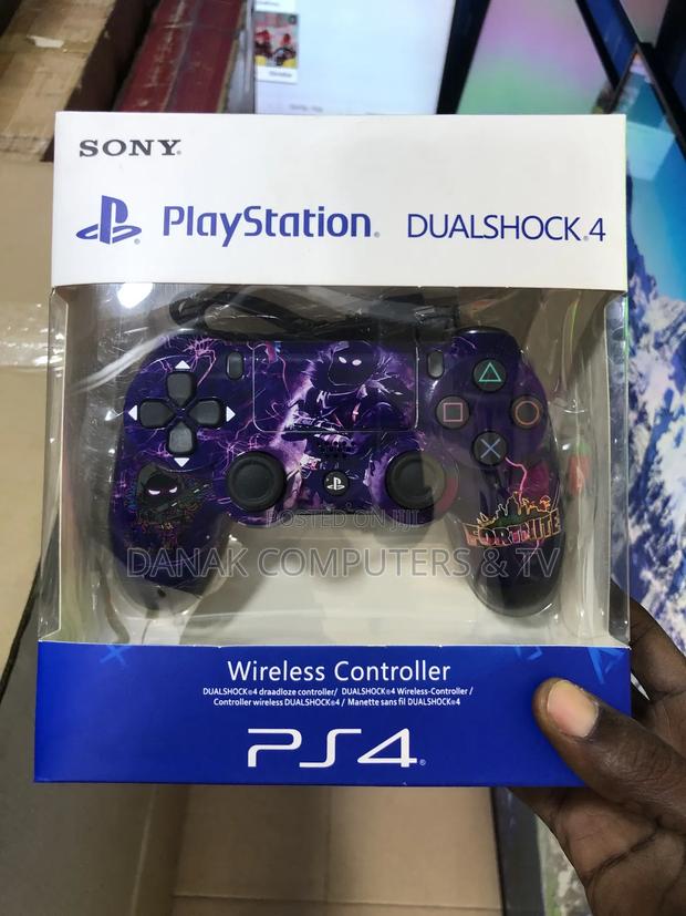 Playstation 4 Controller Fortnight Edition · Photo 2