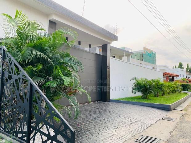 4bdrm Mansion in Encore Properties, Coffee Shop Area for rent · Photo 1