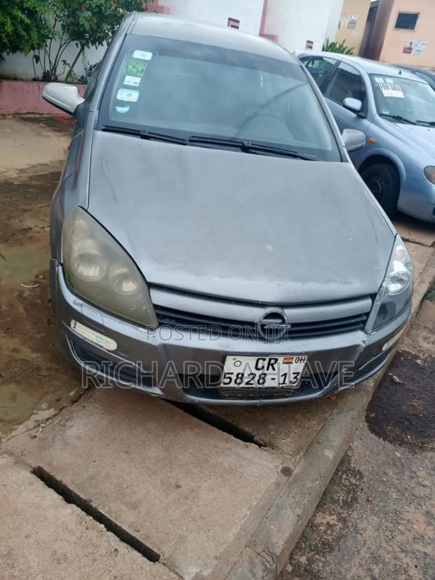 Opel Astra 1.8 Enjoy Twintop 2012 Gray photo 4