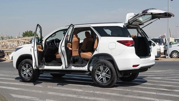 New Toyota Fortuner 2.7 AWD 2024 White photo 12