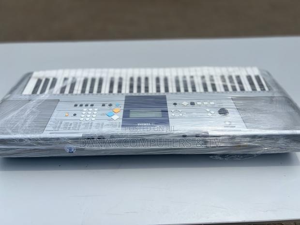 Yamaha Psr E323 Keyboard photo 2
