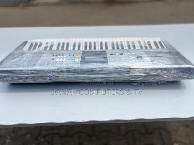Yamaha Psr E323 Keyboard photo 3