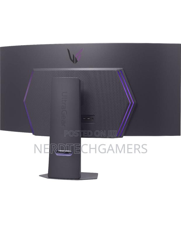 Lg Ultragear 45" 1440p 240 Hz Oled Curved Gaming Monitor photo 2