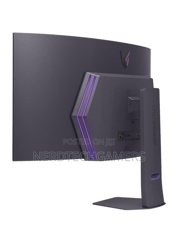 Lg Ultragear 45" 1440p 240 Hz Oled Curved Gaming Monitor photo 5