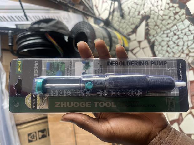 Desoldering Pump · Photo 2