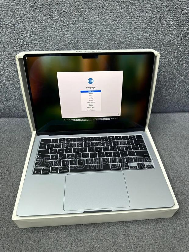 Laptop Apple MacBook Air 2025 M4 13-inch 16GB Apple M4 SSD 256GB photo 2