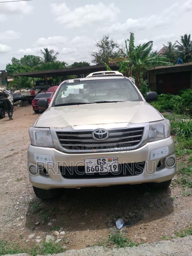 Toyota Hilux 2011 Beige