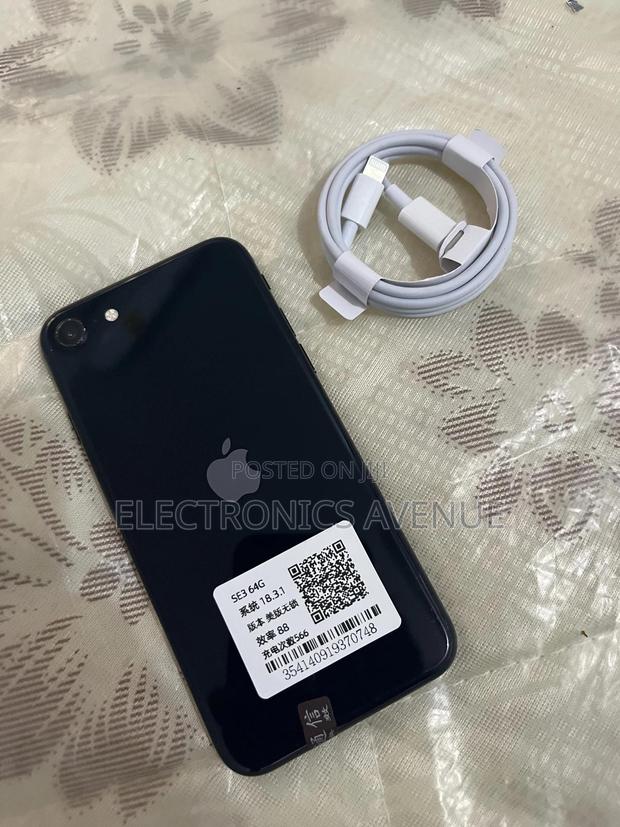 Apple iPhone SE (2022) 64 GB Black