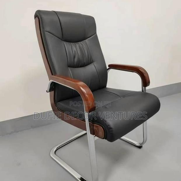 Executive Chair · Photo 1