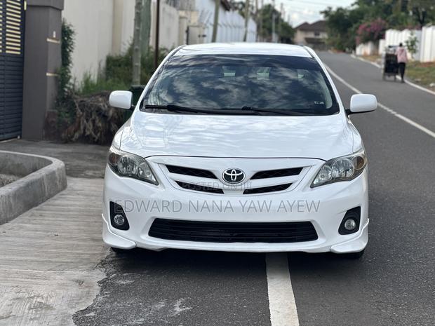 Toyota Corolla S 4dr Sedan (1.8L 4cyl 4A) 2013 White