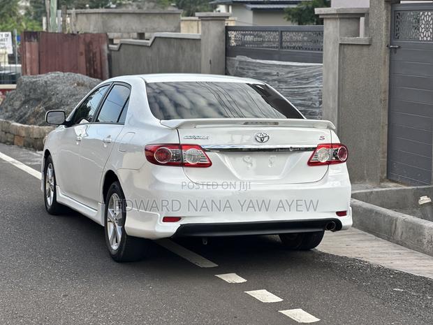 Toyota Corolla S 4dr Sedan (1.8L 4cyl 4A) 2013 White