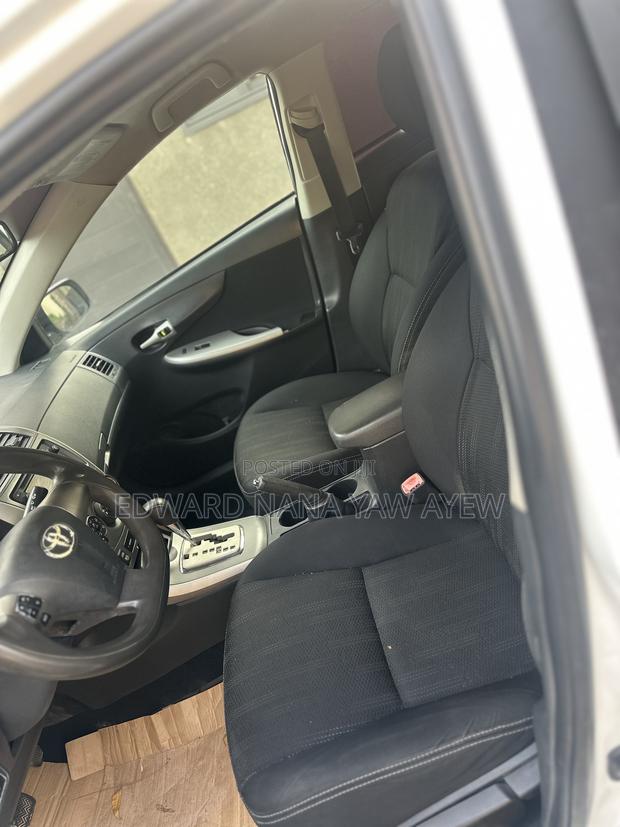 Toyota Corolla S 4dr Sedan (1.8L 4cyl 4A) 2013 White