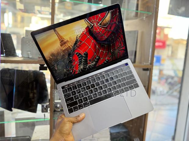 Laptop Apple MacBook 2018 16GB Intel Core I7 SSD 256GB photo 3