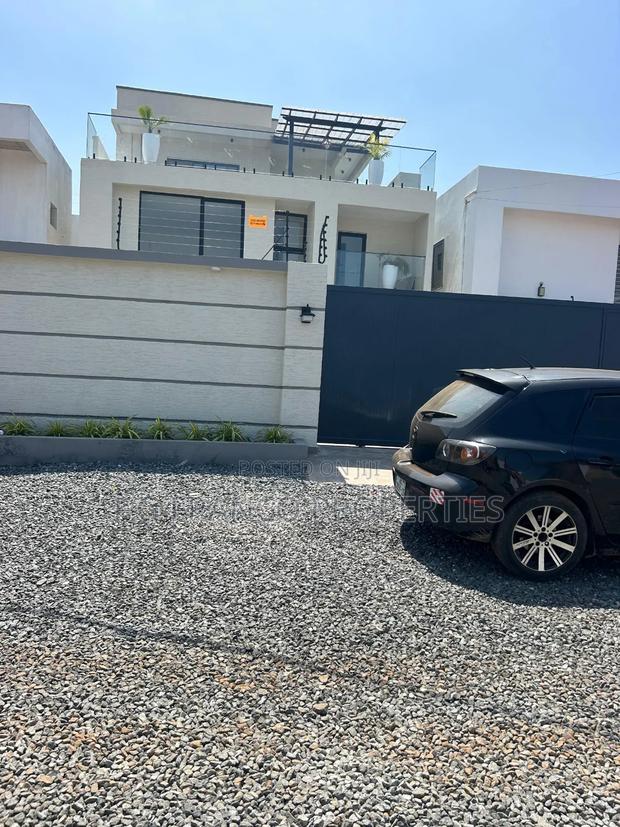 4bdrm House in Kg.Franco Properties, Airport Residential Area for sale · Photo 3