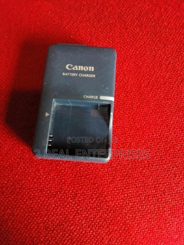 Canon Battery Charger Cb-2lve · Photo 3