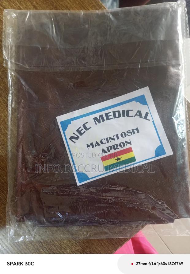 Mackinston Apron · Photo 2