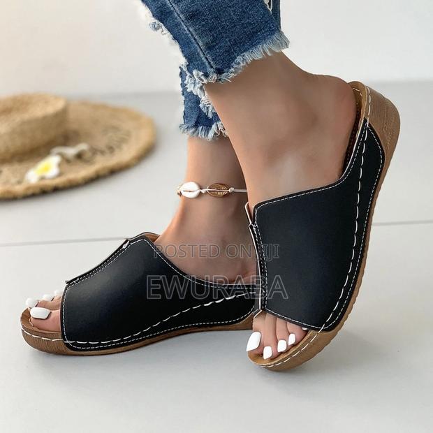 Ladies Classics Sandals photo 4