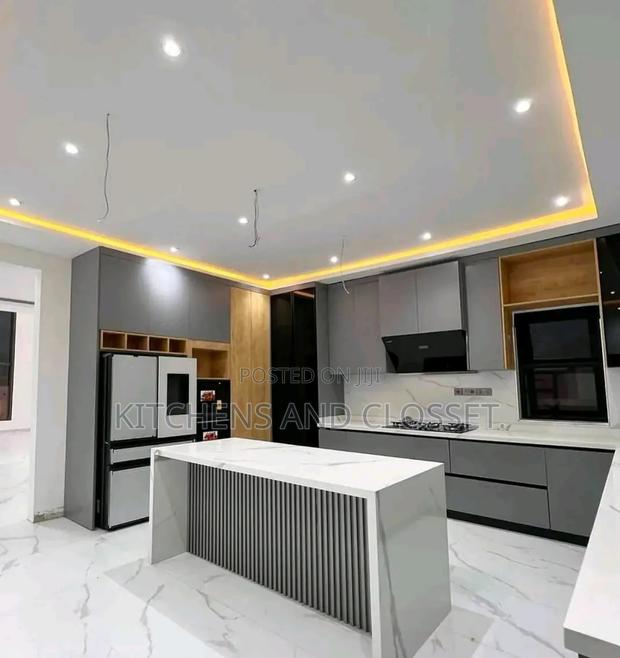 Modern Kitchen Cabinent