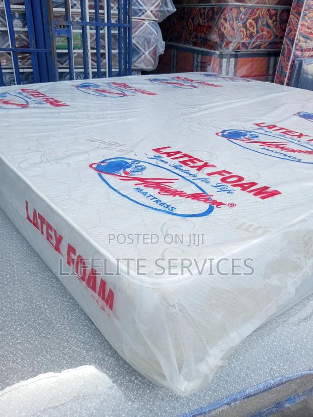 King Size 10" Mattress Jacquard Covered · Photo 3