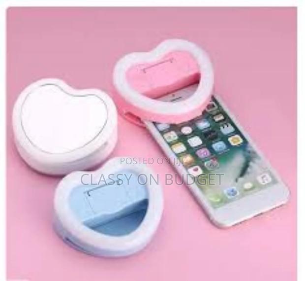 Love Shaped Rechargeable Selfie Ringlight · Photo 3