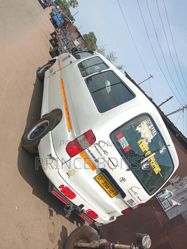 Toyota HiAce 2008 White