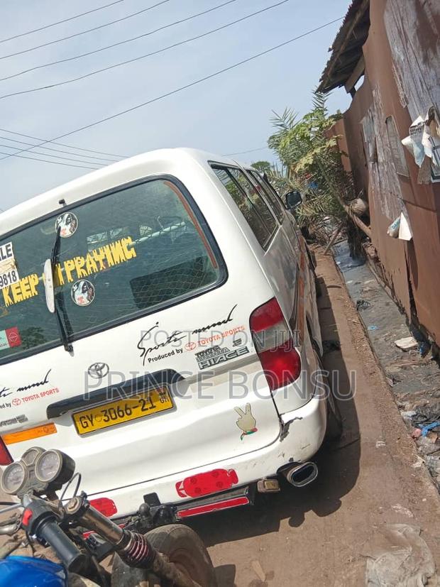 Toyota HiAce 2008 White