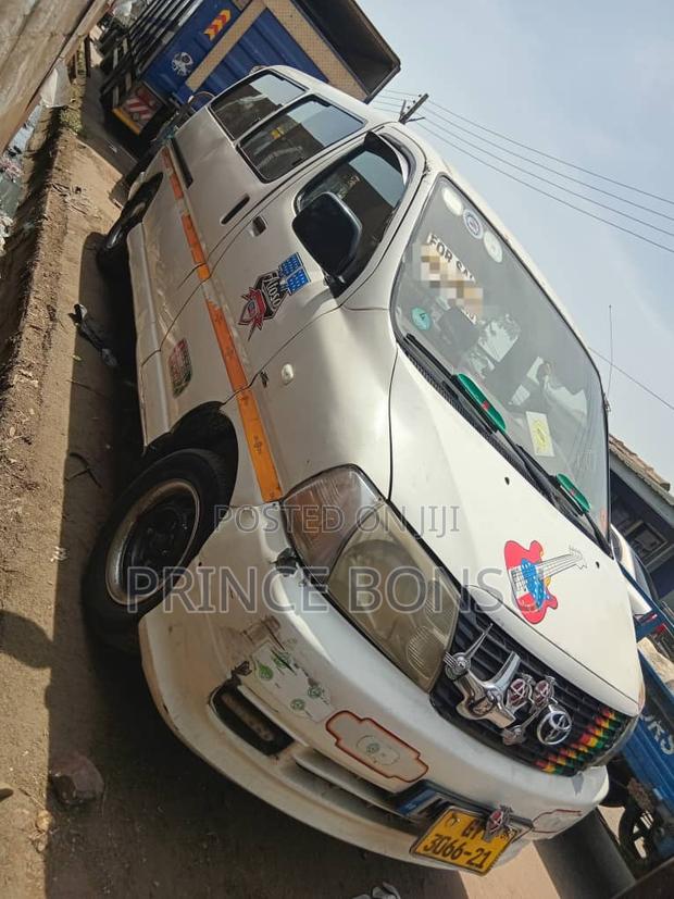 Toyota HiAce 2008 White