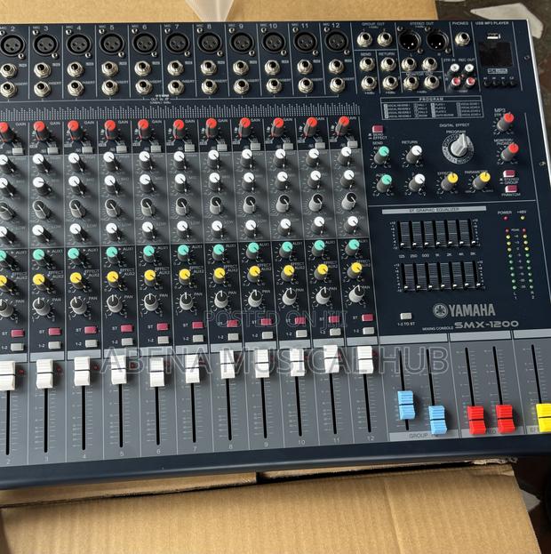 Yamaha Smx12- Raw Mixer · Photo 4