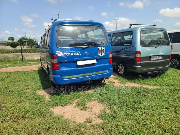 Toyota HiAce 2008 Black · Photo 3