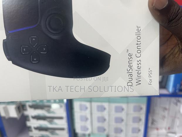 Original Ps5 Controller photo 3