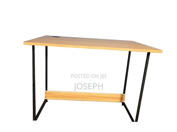 Computer/Study Desk Table · Photo 4