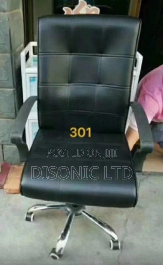 Executive Office Chair · Photo 2