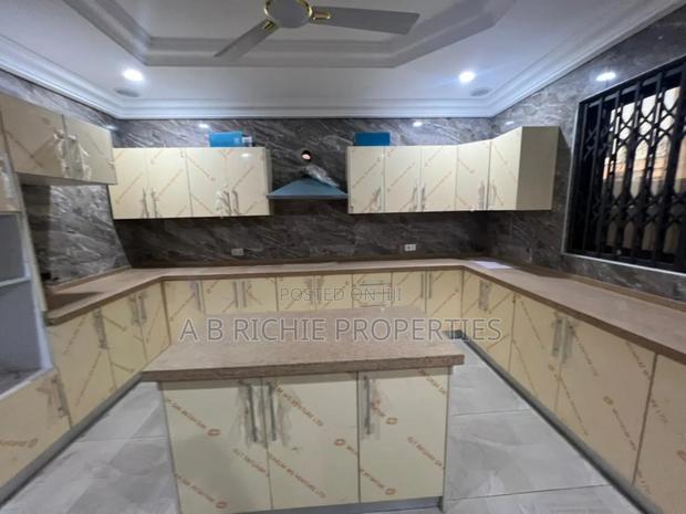 5bdrm House in Ab Richie Properties, Dzorwulu for rent · Photo 2