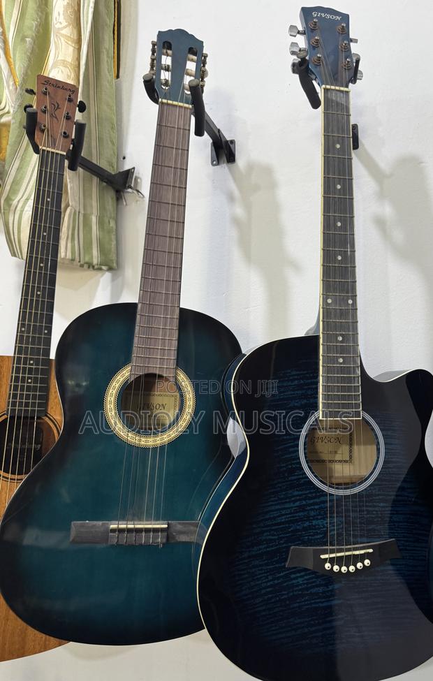 Givson- Semi Acoustic Guitar · Photo 4