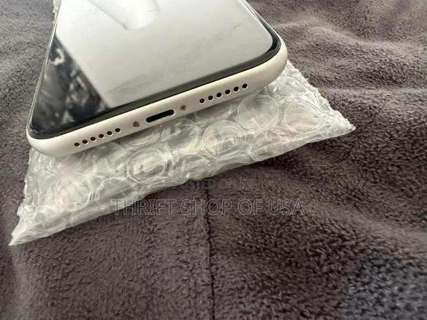 Apple iPhone 11 128 GB White photo 4