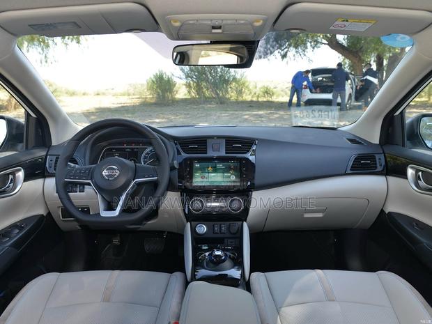 Nissan Sylphy 2019 Black photo 9